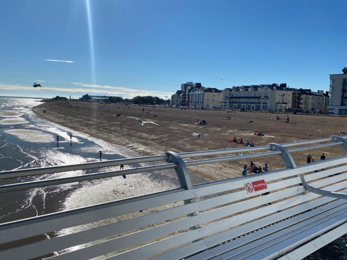 Ann Apartments Opposite The Pier With Sea View Portsmouth Buitenkant foto